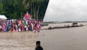 নড়াইলে নৌকাবাইচ দেখতে হাজারো দর্শনার্থীর ভীড়
