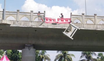 পিরোজপুরে চীন মৈত্রী সেতুতে পিকআপের ধাক্কা, ভেঙে গেছে রেলিং