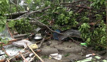 লালমনিরহাটে টর্নেডোর তাণ্ডব, আহত ১৫