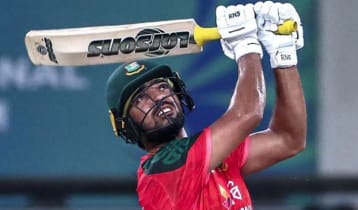 সাইফ হাসান: খোলস থেকে বেরিয়ে রঙিন ভুবনে পায়চারি