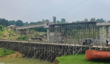 সময়মতো হয়নি সেতু, ভোগান্তিতে বড় মানিকের বাসিন্দারা 