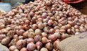 ভারতীয় পেঁয়াজের প্রভাব পড়েছে হিলির খুচরা বাজারে