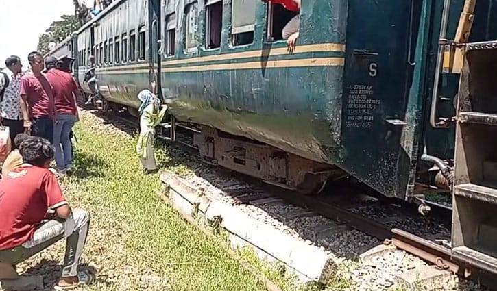 ব্রাহ্মণবাড়িয়ায় ট্রেন লাইনচ্যুত, লুপ লাইনের কারণে চলাচল স্বাভাবিক