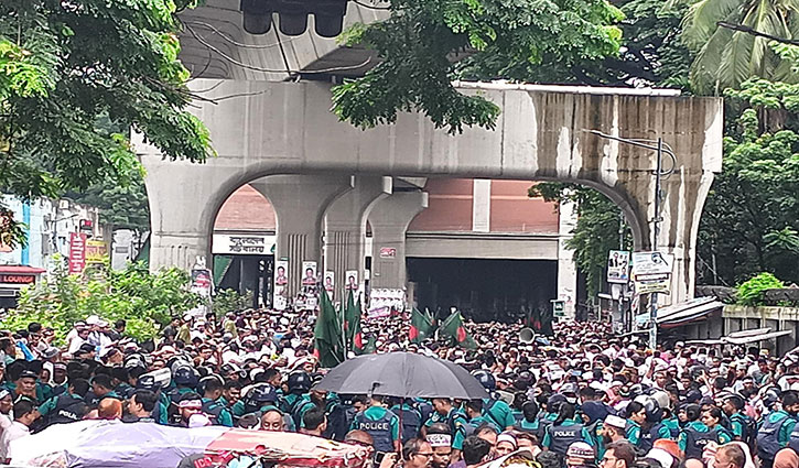 জাতীয়করণের দাবিতে এমপিও শিক্ষকদের সমাবেশ, যান চলাচল ব্যাহত 