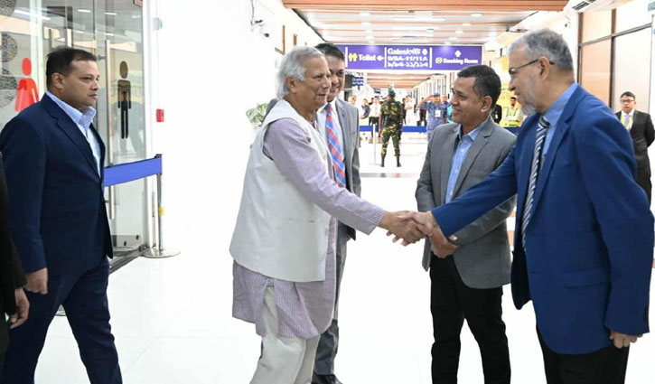 দেশে ফিরেছেন প্রধান উপদেষ্টা