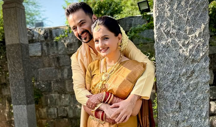 গোপন বিয়ের খবর দিলেন ‘গোপী বৌমা’