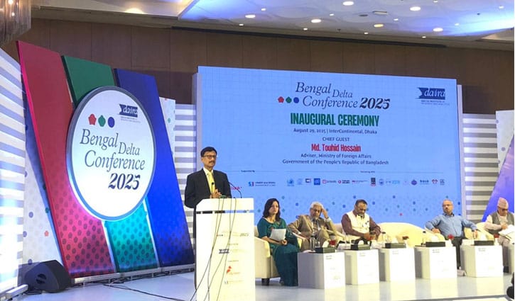 ‘গণতান্ত্রিক ক্ষমতা হস্তান্তরের প্রক্রিয়ার দিকে হাঁটছে দেশ’