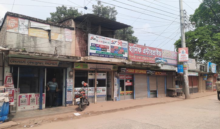 দূরপাল্লার বাস বন্ধে ভোগান্তিতে চাঁপাইনবাবগঞ্জের যাত্রীরা