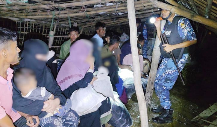 টেকনাফে যৌথ অভিযানে নারী-শিশুসহ ২১ জন উদ্ধার