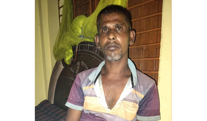 স্ত্রীকে কুপিয়ে হত্যা, স্বামী আটক