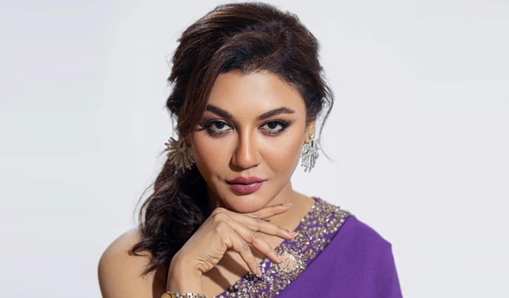 পূজার টানে জয়ার ঢাকায় ফেরা