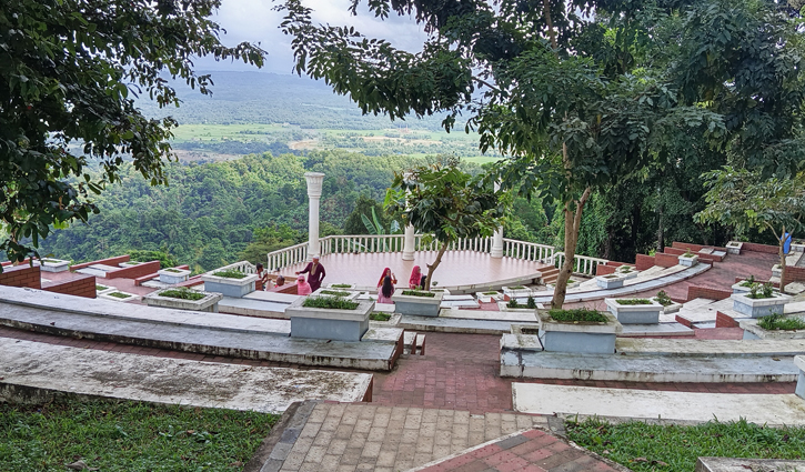 পূজার ছুটিতেও পর্যটকশূন্য খাগড়াছড়ি