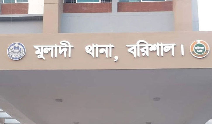 মুলাদীতে বাড়ি থেকে হাতবোমা ও দেশীয় অস্ত্র উদ্ধার, আটক ২