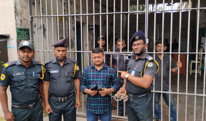 বরিশালে ভুয়া গোয়েন্দা সংস্থার সদস্য আটক