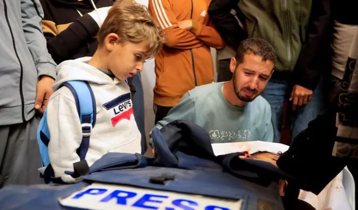 ফিলিস্তিনি সাংবাদিকদের পরিবারের ৭০০ সদস্যকে হত্যা করেছে ইসরায়েল