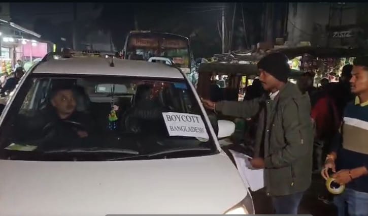 ‘বয়কট বাংলাদেশ’ পোস্টার শিলিগুড়ির হোটেল গাড়ি ট্যাক্সিতে