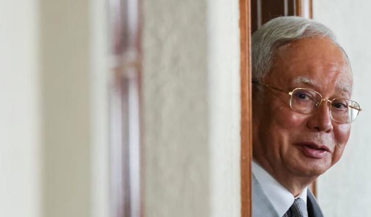 মালয়েশিয়ার সাবেক প্রধানমন্ত্রী নাজিব রাজাক দোষী সাব্যস্ত