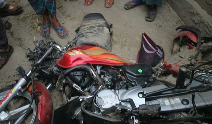 ডাম্প ট্রাকের চাপায় শিক্ষার্থীর পা বিচ্ছিন্ন