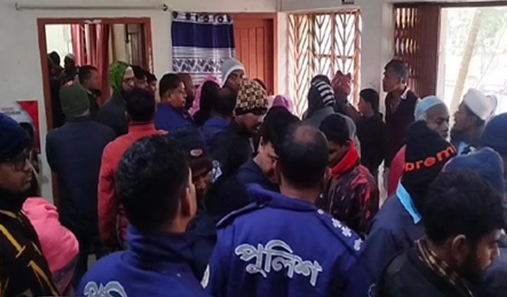 দুমকিতে ইজিবাইক-টমটমের সংঘর্ষে নিহত ২ 