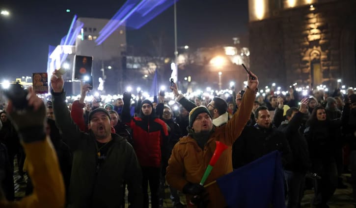 রাজনৈতিক অনিশ্চয়তা ও বিক্ষোভের মধ্যেই মুদ্রা পরিবর্তন করল বুলগেরিয়া