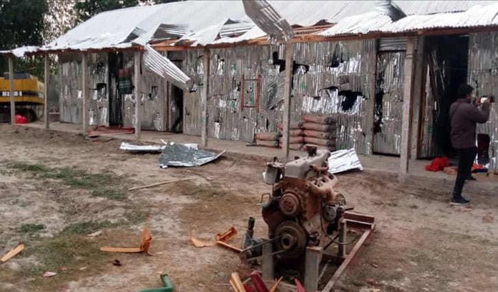 বুড়ি তিস্তা খনন ঘিরে নীলফামারীতে সংঘর্ষ, আনসার ক্যাম্পে ভাঙচুর