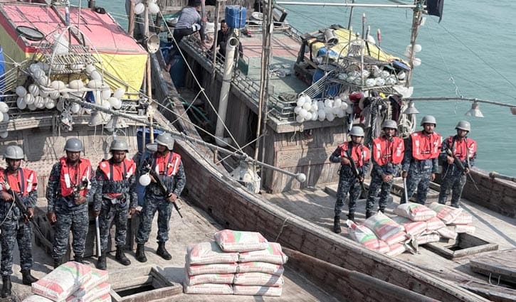মিয়ানমারে পাচারকালে সিমেন্ট বোঝাই দুটি বোটসহ আটক ২৩ 