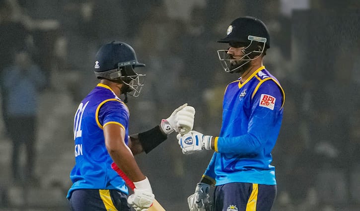 বেগের ব্যাটে চ্যালেঞ্জিং সংগ্রহ পেল চট্টগ্রাম