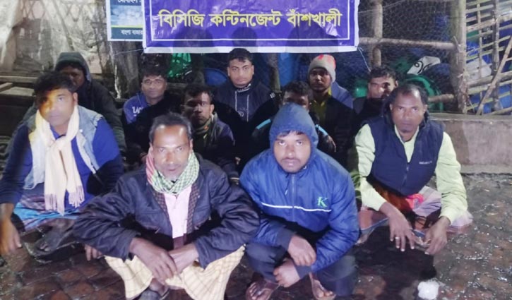 মহেশখালীতে ডাকাতের কবলে পড়া ১৩ জেলে উদ্ধার