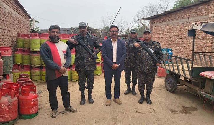 ব্রাহ্মণবাড়িয়ায় বেশি দামে গ্যাস সিলিন্ডার বিক্রি, জরিমানা