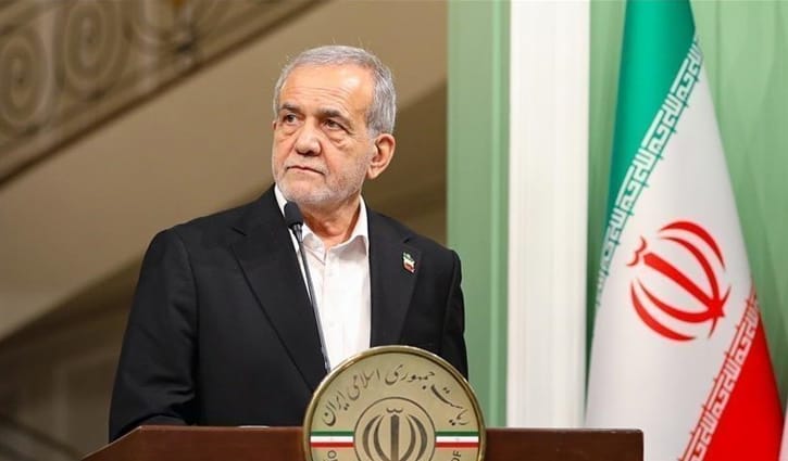 পশ্চিমাদের সঙ্গে ‘পূর্ণমাত্রার যুদ্ধে’ রয়েছে ইরান: পেজেশকিয়ান