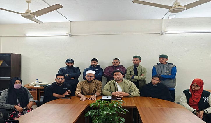 জাবির প্রশাসনিক ভবনে তালা, শিক্ষকদের উদ্বেগের জবাবে জাকসুর সংবাদ সম্মেলন