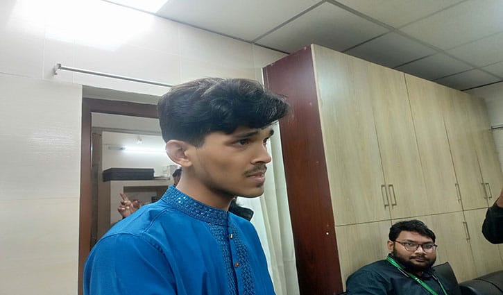 জাবিতে ভর্তি পরীক্ষায় প্রক্সি দিতে এসে ঢাবি শিক্ষার্থীর ১৫ দিনের কারাদণ্ড