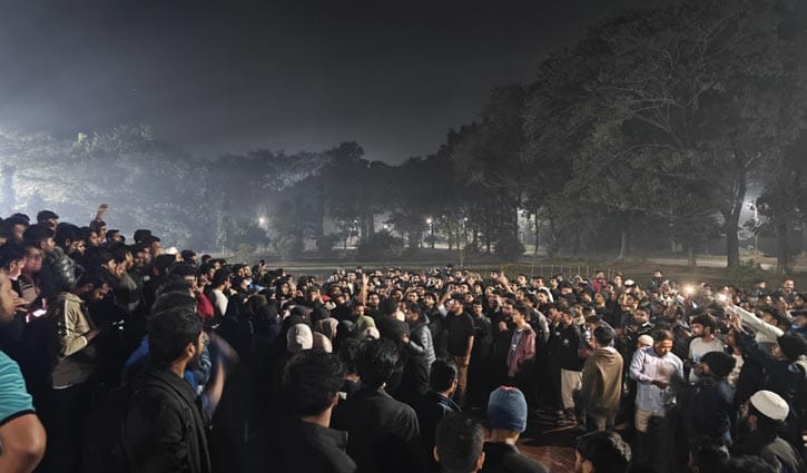 ‘আমরা সবাই হাদি হব’: হাদি হত্যার প্রতিবাদে এককণ্ঠে ছাত্রসমাজ