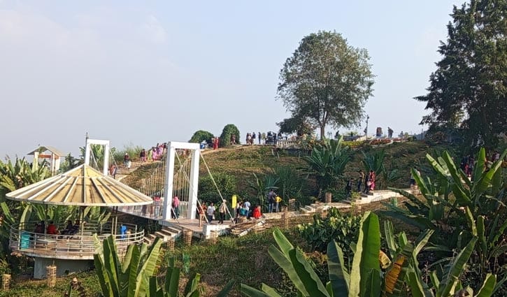 খাগড়াছড়িতে পর্যটকদের ভিড়