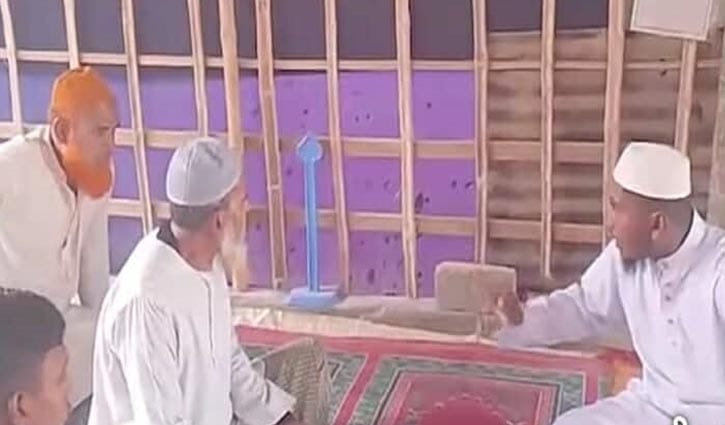 ‘মসজিদেই আছি, চাকরিচ্যুত করা হয়নি’