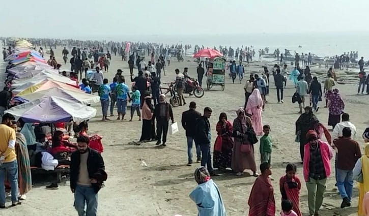 পর্যটকে পূর্ণ কুয়াকাটা