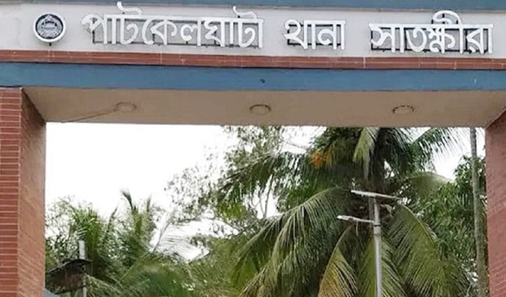 সাতক্ষীরার সড়কে ঝরল মা-ছেলের প্রাণ