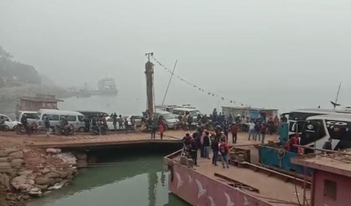 পাটুরিয়া-দৌলতদিয়া ও আরিচা-কাজিরহাট ফেরি চলাচল শুরু