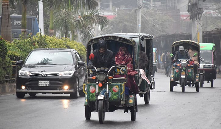 কুয়াশা-শৈত্যপ্রবাহে স্থবির রাজশাহীর জনজীবন
