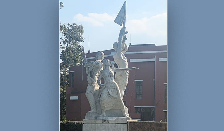 মরণ সাগর থেকে বিজয় ’৭১, স্মৃতিস্তম্ভে জীবন্ত মুক্তিযুদ্ধ