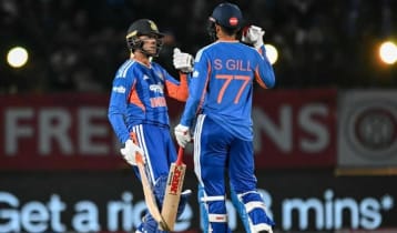 এগিয়ে গেল ভারত