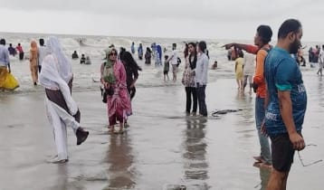 বিজয় দিবসের ছুটিতে মুখরিত কুয়াকাটা বিজয় দিবসের ছুটিতে মুখরিত কুয়াকাটা