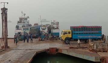 সাড়ে ৪ ঘণ্টা পর চালু পাটুরিয়া-দৌলতদিয়া নৌরুট