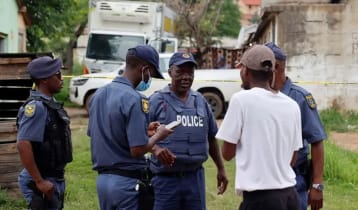 দক্ষিণ আফ্রিকায় বন্দুকধারীদের গুলিতে নিহত ৯, আহত ১০