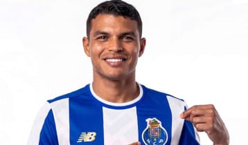 বিশ্বকাপ স্বপ্ন বুকে নিয়ে ৪১ বছর বয়সে ইউরোপে সিলভা