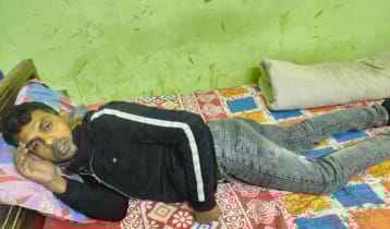 স্বামীর সঙ্গে তর্ক: বাসচালককে পেটানোর অভিযোগ সার্কেল এসপির বিরুদ্ধে স্বামীর সঙ্গে তর্ক: বাসচালককে পেটানোর অভিযোগ সার্কেল এসপির বিরুদ্ধে