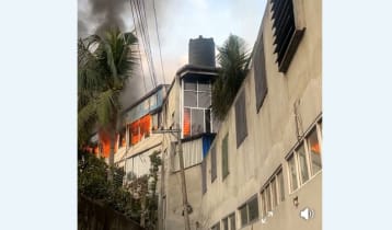 পূবাইলে কার্টন কারখানায় আগুন, নিয়ন্ত্রণে ৭ ইউনিট