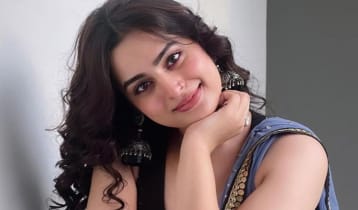 ‘ধুরন্ধর’ সিনেমার আইটেম কন্যা আয়েশাকে কতটা চেনেন?