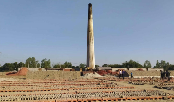 পঞ্চগড়ে ২ ইটভাটার চিমনি ভেঙে দিল প্রশাসন