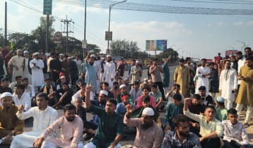 হাদি হত্যার বিচারের দাবিতে ঢাকা-চট্টগ্রাম মহাসড়ক অবরোধ